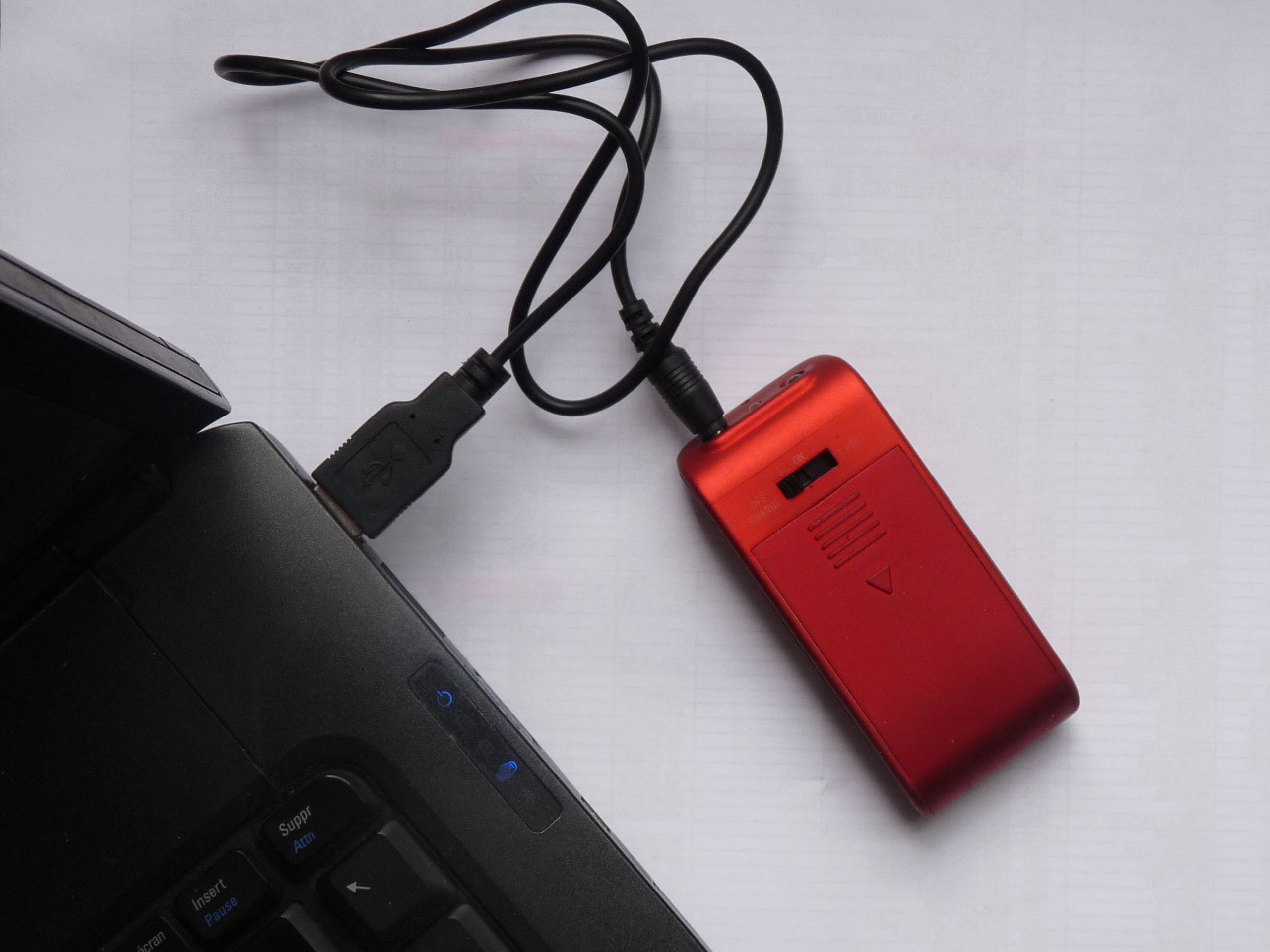 Powertec chargeur de piles AA USB 5V + lampe LED 22g