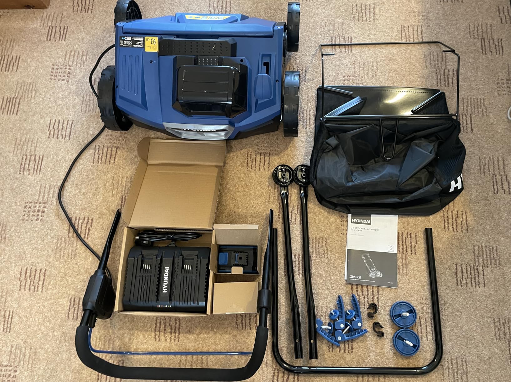 Hyundai HY40CSW38 Balai gazon artificiel 40V 38cm 45L