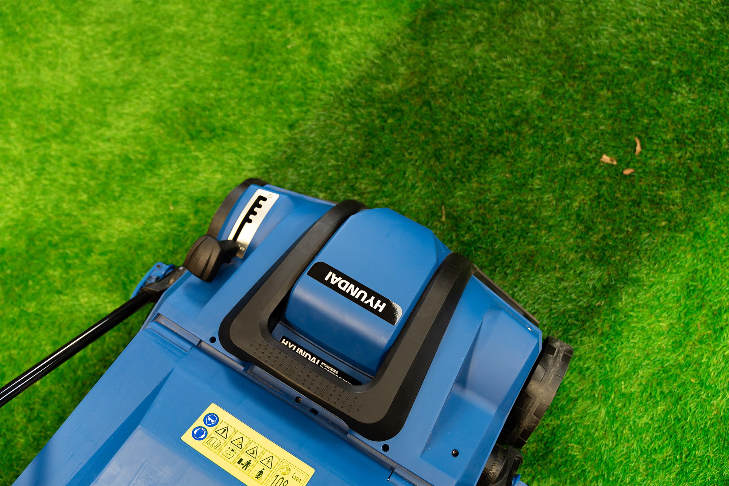 Hyundai Garden Tools HYSW2000E balai gazon 2000 W 40 cm 55 L