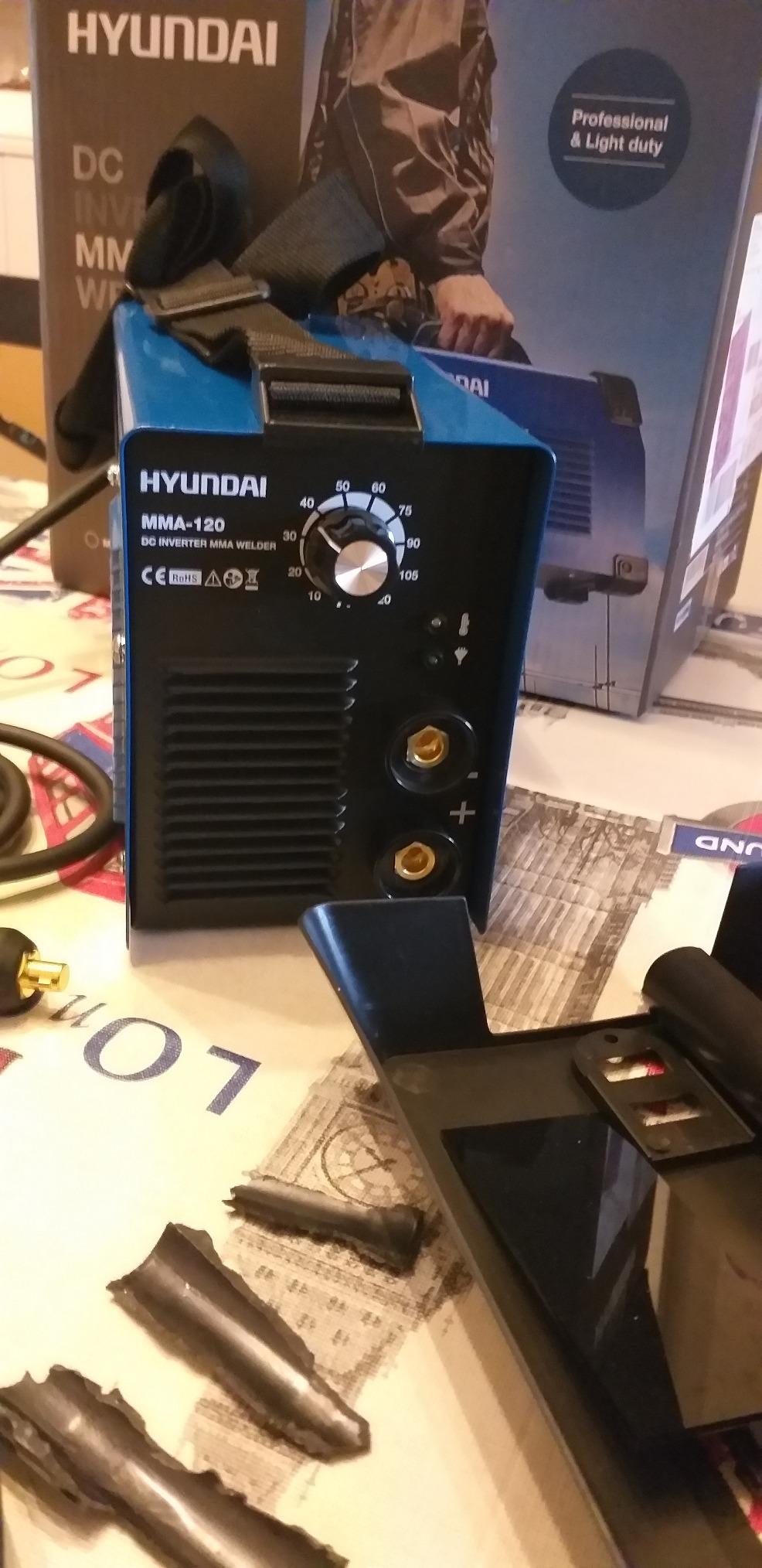 Hyundai Welding Machine MMA 120 poste à souder 120A