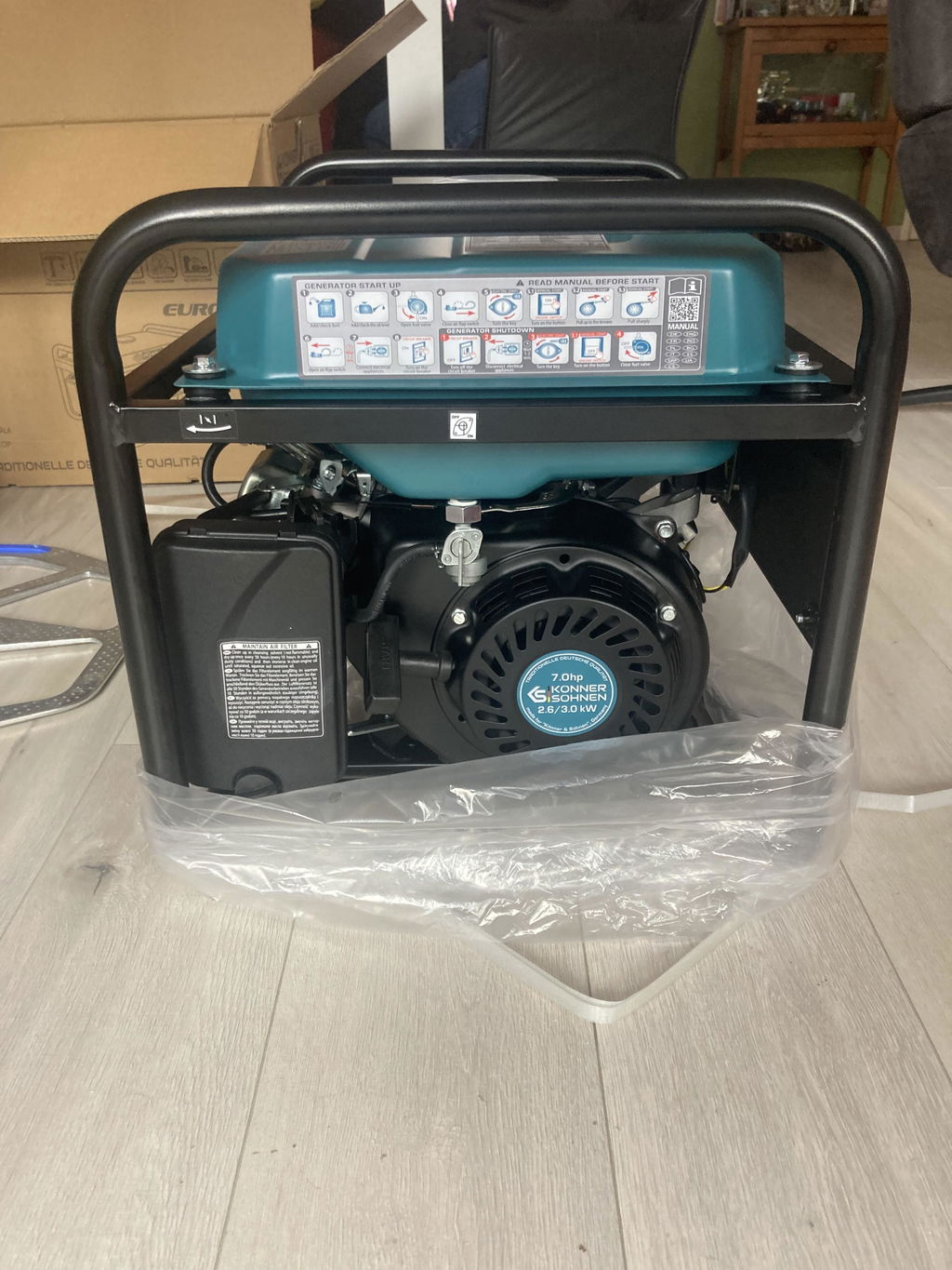 Könner & Söhnen KS 3000 groupe électrogène essence 230V AVR
