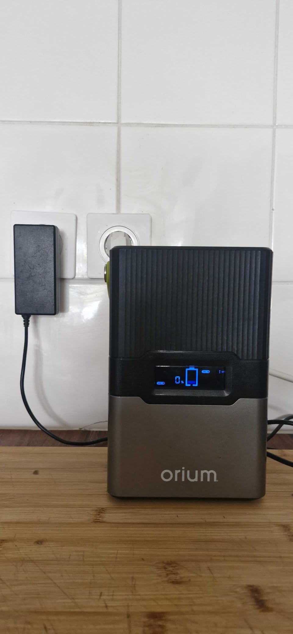Orium Izywatt 250 station d'énergie portable 260Wh 250W + panneau 30W