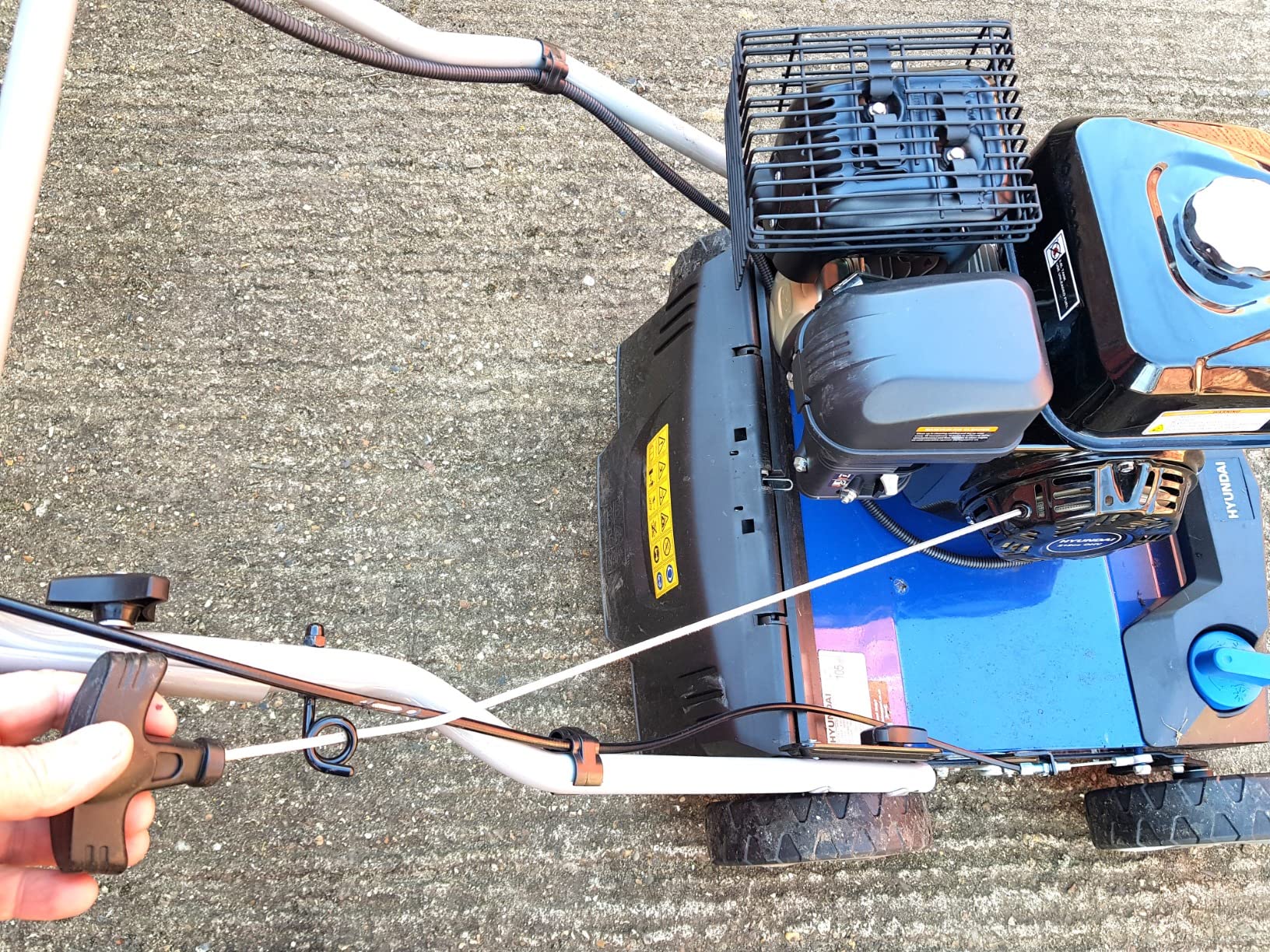 Hyundai HYSC210 scarificateur essence 212 cc 400 mm